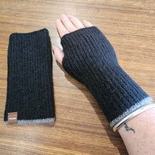 Load image into Gallery viewer, Soft Fingerless Gloves - Assorted Colours