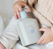 Load image into Gallery viewer, Apple Blossom Bubble Bath