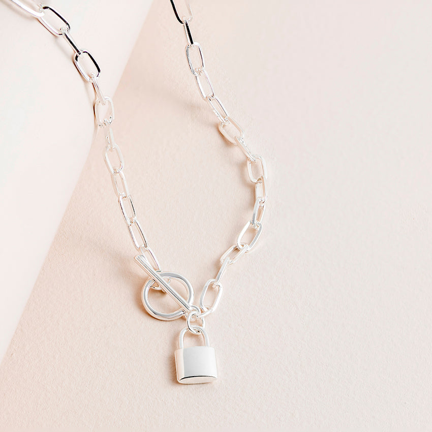 Lock & Chain ~ in three colour-ways