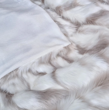 Load image into Gallery viewer, White Lynx Faux Fur Throw - Ivory &amp; Silver Grey
