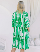 Load image into Gallery viewer, Bee Maddison Ava Dress - Green/Line
