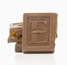 Load image into Gallery viewer, Ecuadorian Milk Chocolate With Banksia Flower Honeycomb
