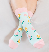 Load image into Gallery viewer, Flower Socks
