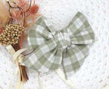 Load image into Gallery viewer, Pinwheel Bow Assorted Colours
