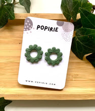 Load image into Gallery viewer, Popirie Miss Henna Daisy Studs - 4 colours
